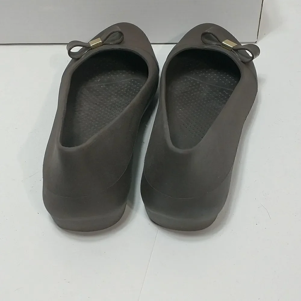 CROCS women brown